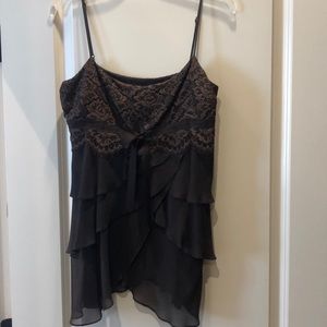 Woman’s gorgeous brown BCBG tank top! 🤎